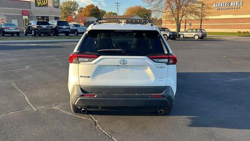 2020 Toyota RAV4 LE