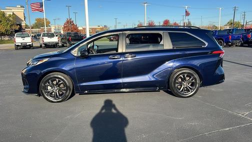 2024 Toyota Sienna XSE 7 Passenger
