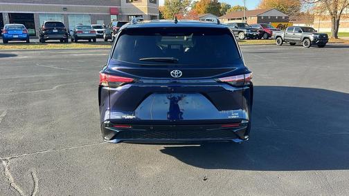 2024 Toyota Sienna XSE 7 Passenger