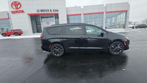 2019 Chrysler Pacifica Touring L