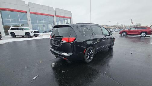 2019 Chrysler Pacifica Touring L