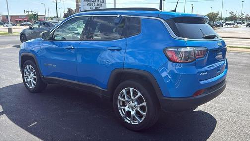 Laser Blue Pearlcoat 2022 Jeep Compass Latitude Lux