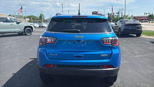 Laser Blue Pearlcoat 2022 Jeep Compass Latitude Lux