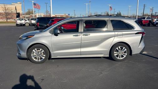 2023 Toyota Sienna XLE