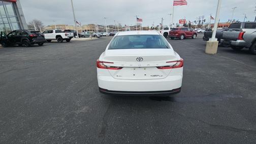 Ice 2025 Toyota Camry LE