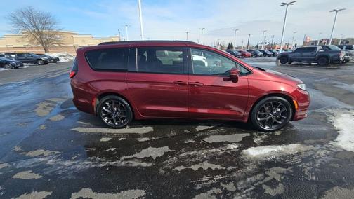 2022 Chrysler Pacifica Limited