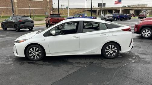 2022 Toyota Prius Prime LE