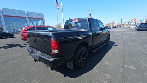 Brilliant Black Crystal Pearlcoat 2016 RAM 1500 Sport