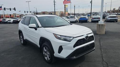 2023 Toyota RAV4 XLE