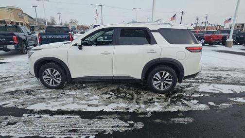 2023 Nissan Pathfinder SL 4WD