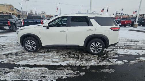 2023 Nissan Pathfinder SL 4WD