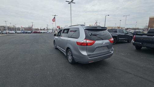 2018 Toyota Sienna XLE