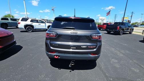 Granite Crystal Metallic Clearcoat 2019 Jeep Compass Trailhawk