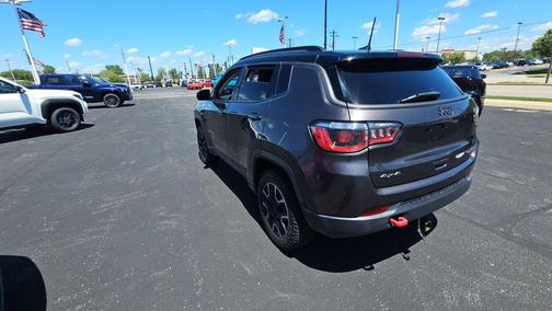 Granite Crystal Metallic Clearcoat 2019 Jeep Compass Trailhawk