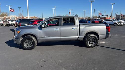 2018 Nissan Titan SV