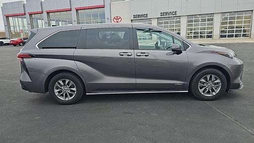 2021 Toyota Sienna XLE 7 Passenger