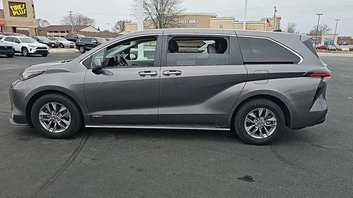 2021 Toyota Sienna XLE 7 Passenger
