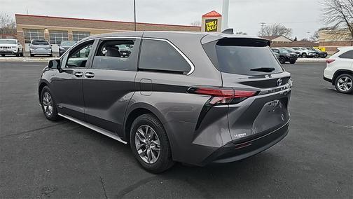 2021 Toyota Sienna XLE 7 Passenger