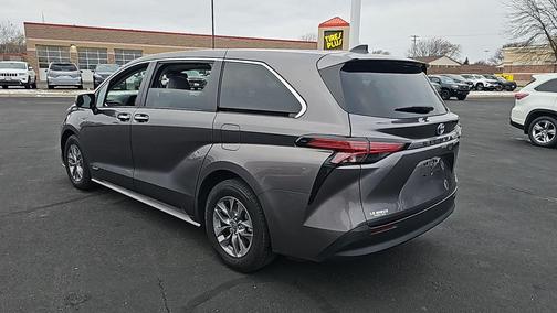 2021 Toyota Sienna XLE 7 Passenger