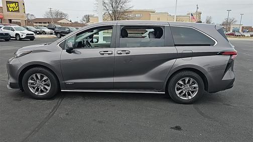 2021 Toyota Sienna XLE 7 Passenger
