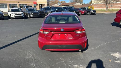 2022 Toyota Corolla Hybrid LE