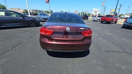 Opera Red Metallic 2014 Volkswagen Passat 1.8T Auto SE
