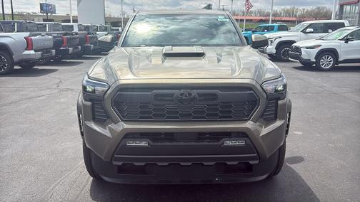 Midnight Black Metallic 2023 Toyota Highlander XLE