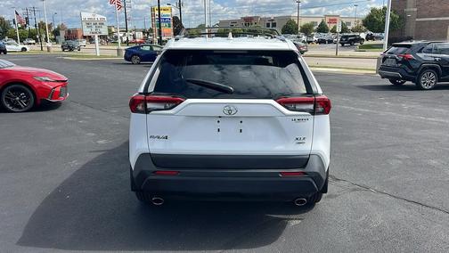 2022 Toyota RAV4 XLE