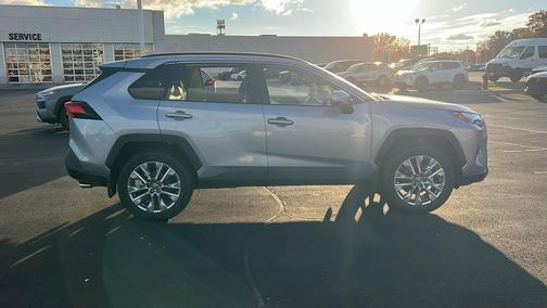 2025 Toyota RAV4 XLE Premium