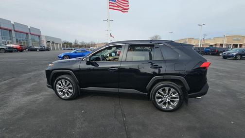 2022 Toyota RAV4 XLE Premium