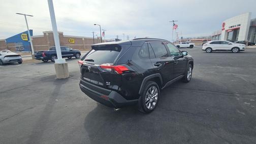 2022 Toyota RAV4 XLE Premium