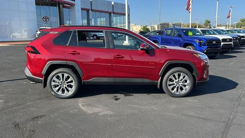 2025 Toyota RAV4 XLE Premium