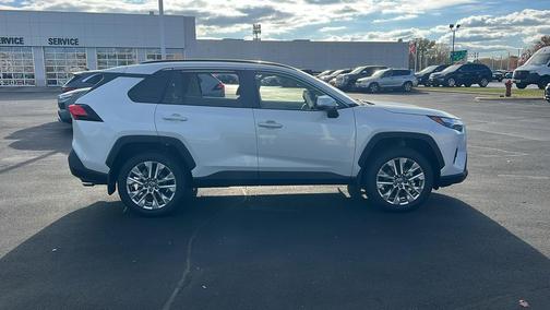 2025 Toyota RAV4 XLE Premium