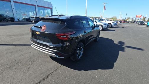 Mosaic Black Metallic 2024 Chevrolet Trax LT