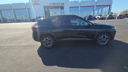 Mosaic Black Metallic 2024 Chevrolet Trax LT