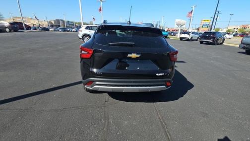 Mosaic Black Metallic 2024 Chevrolet Trax LT