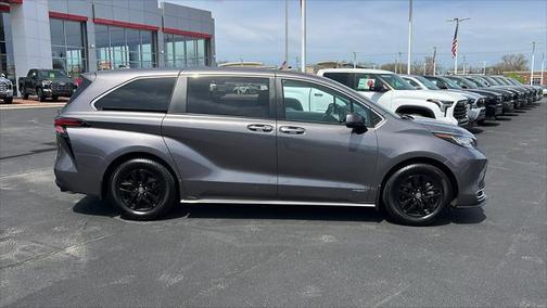 2021 Toyota Sienna XLE 7 Passenger
