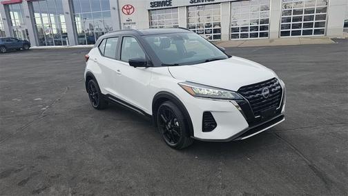 2023 Nissan Kicks SR