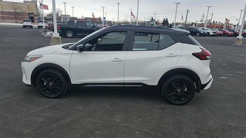 2023 Nissan Kicks SR