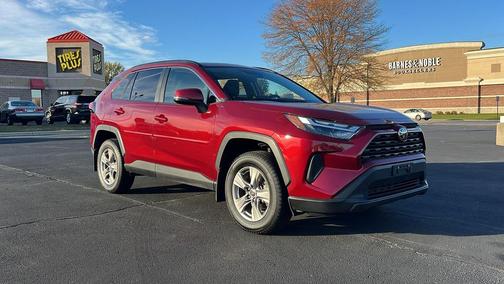 2022 Toyota RAV4 XLE