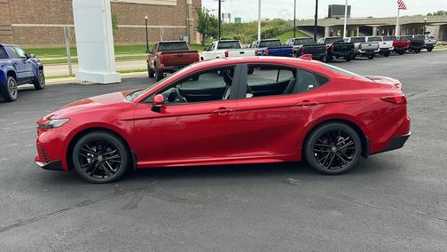 2025 Toyota Camry SE