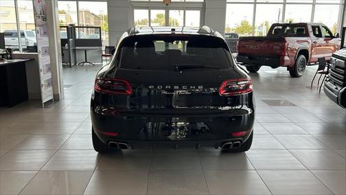 2018 Porsche Macan Turbo