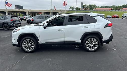 2025 Toyota RAV4 XLE Premium