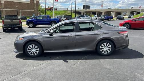 2019 Toyota Camry Hybrid LE