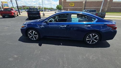 Deep Blue Pearl 2017 Nissan Altima 2.5 SR