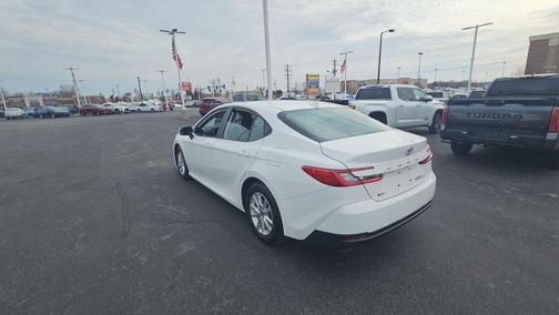 Ice 2025 Toyota Camry LE