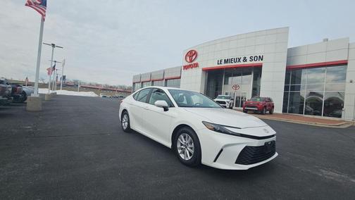 Ice 2025 Toyota Camry LE