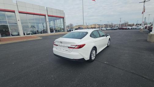 Ice 2025 Toyota Camry LE