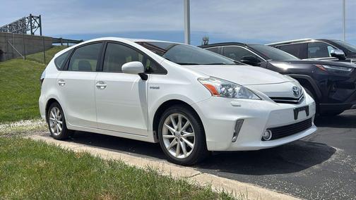 Blizzard Pearl 2014 Toyota Prius v Five