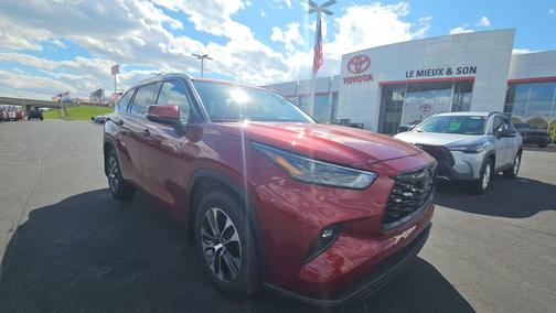 Ruby Flare Pearl 2022 Toyota Highlander XLE